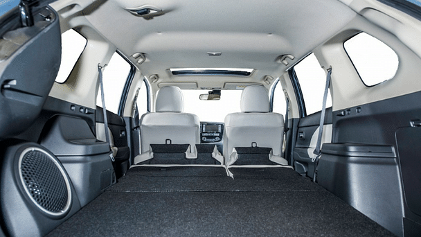 Mitsubishi Outlander med Skistativ