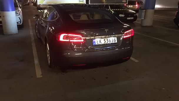 Tesla Model S med Vinterdekk