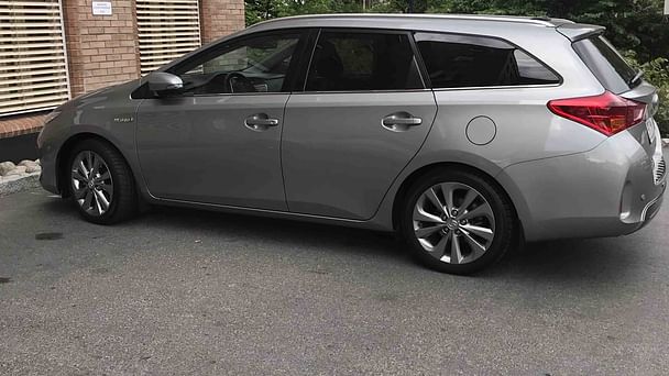 Toyota Auris, 2015, Blyfri / Elektrisk (hybrid), automatisk