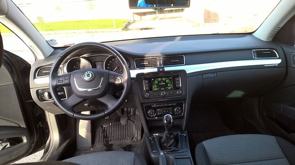 Skoda Superb Combi med Skistativ