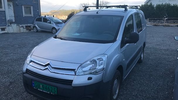 Citroen Berlingo med Skistativ