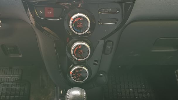 Peugeot iOn