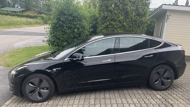 Tesla Model 3 med Vinterdekk
