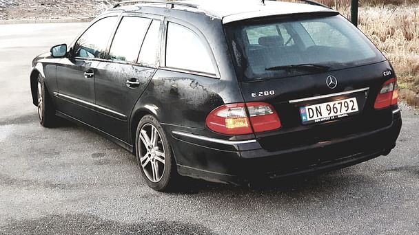 Mercedes E-Klasse Stasjonsvogn med Vinterdekk