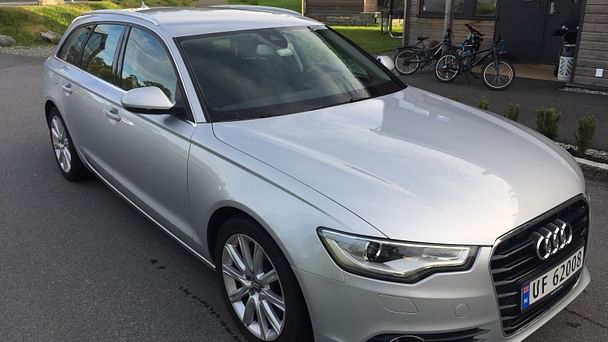 Audi A6 Avant med Lydinngang