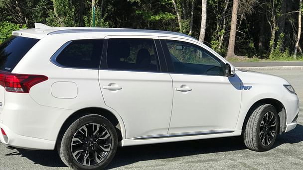Mitsubishi Outlander med Vinterdekk
