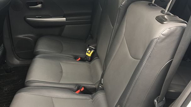 Toyota Prius +
