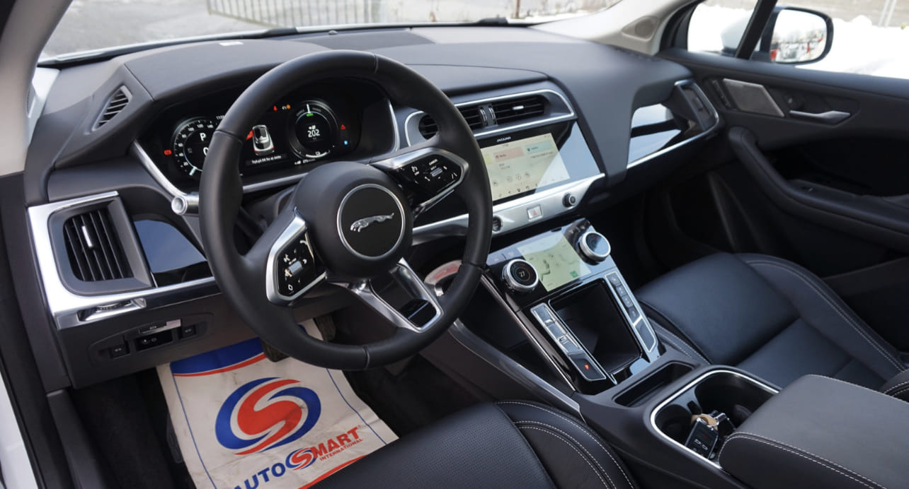 Jaguar E-Pace with Air conditioning