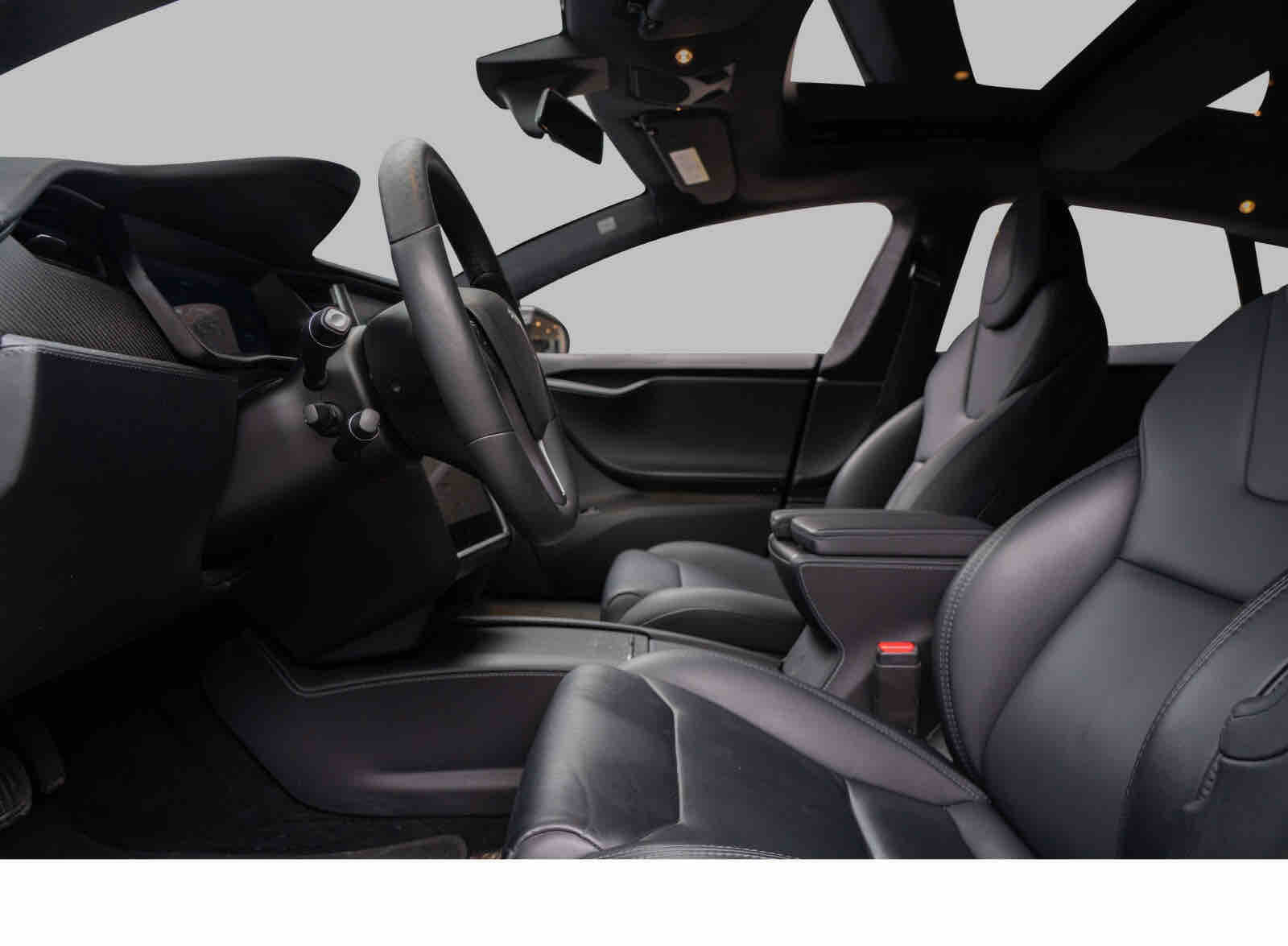 Tesla Model S med Skistativ