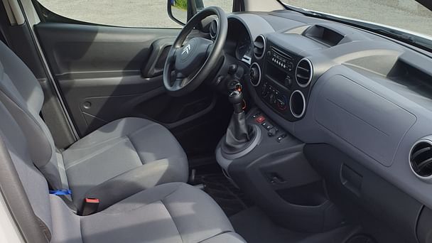 Citroen Berlingo med Lydinngang
