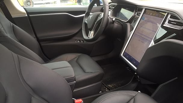 Tesla Model S med Vinterdekk