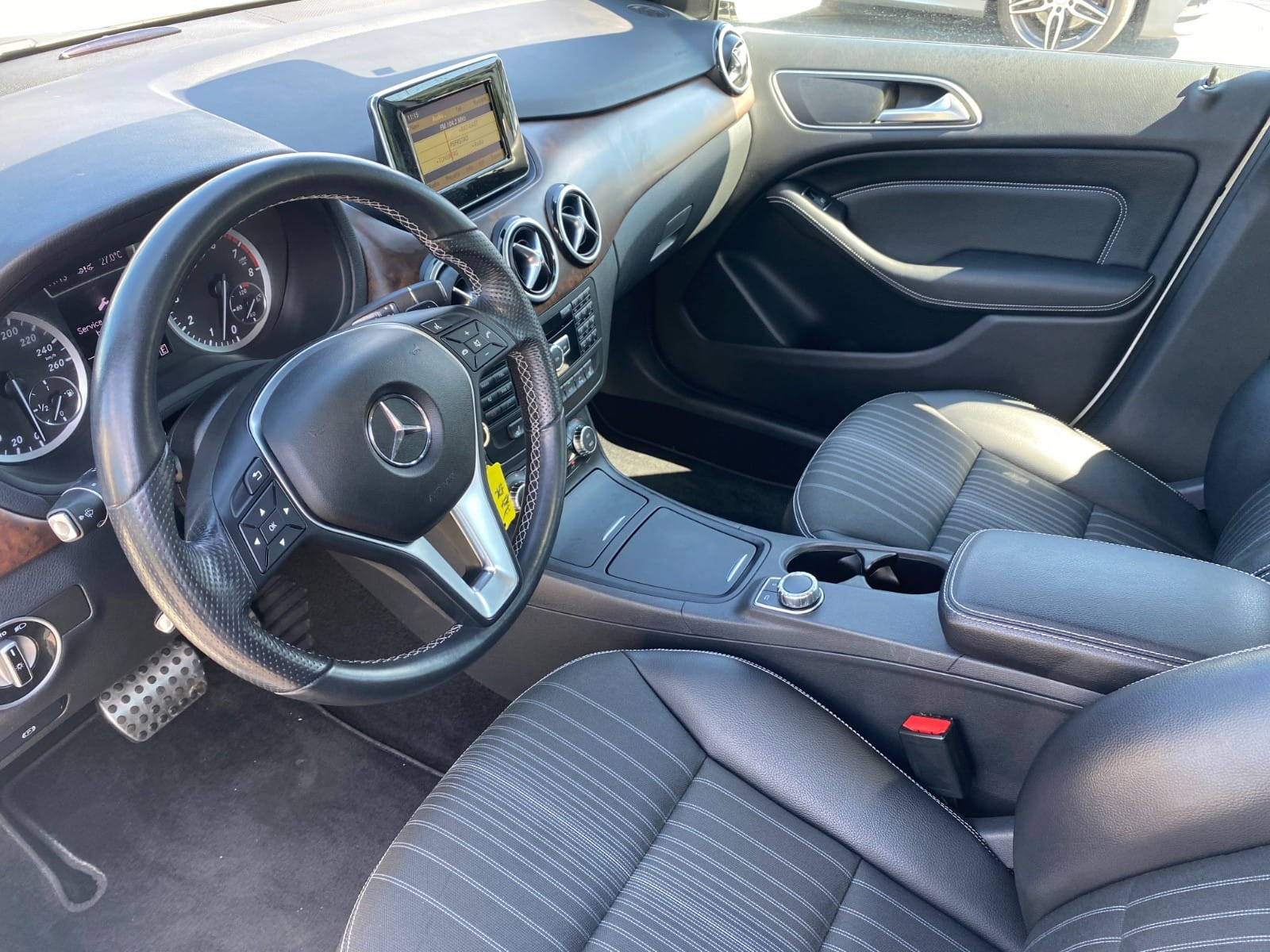 Mercedes B-Klasse with Cruise control