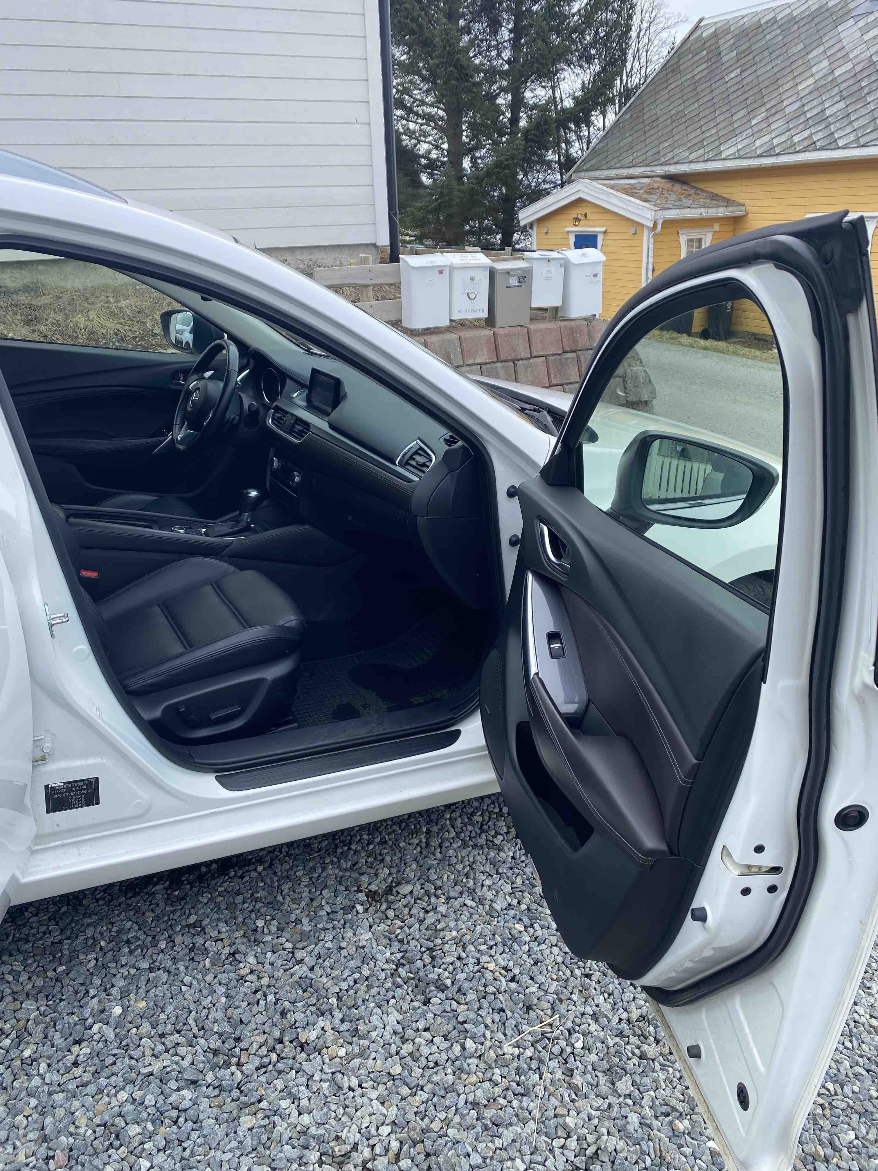 Mazda 6 2.2 diesel, 175HK, stasjonsvogn met Dakkoffer