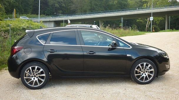 Opel Astra, 2010, Bensin