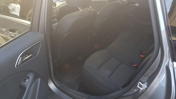 Mercedes B-Klasse med Lydinngang