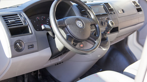 Volkswagen Transporter med Skistativ