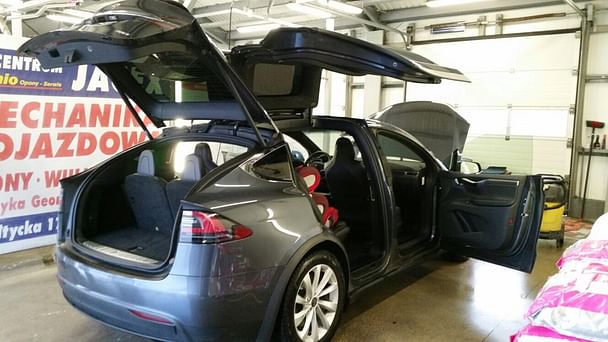 Tesla Model X med Tilhengerfeste