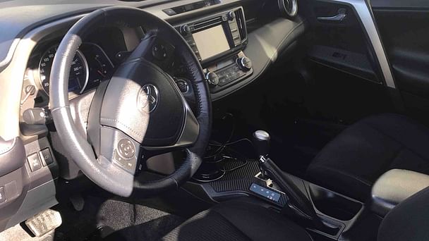 Toyota RAV 4 med Lydinngang