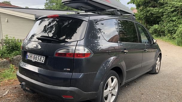 Ford S-Max med Skistativ