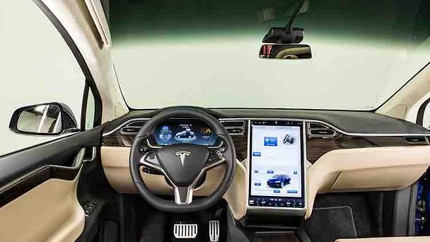 Tesla Model X med Vinterdekk