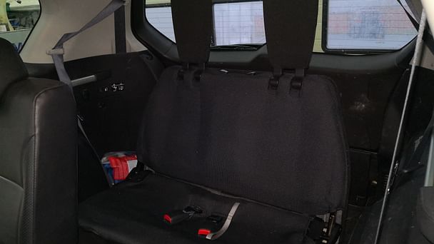 Mitsubishi Outlander med Lydinngang