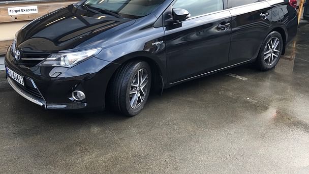 Toyota Auris Break, 2015, Blyfri / Elektrisk (hybrid), automatisk