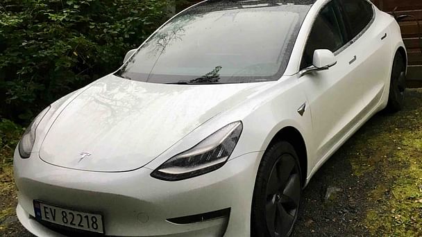 Tesla Model 3 AWD med GPS