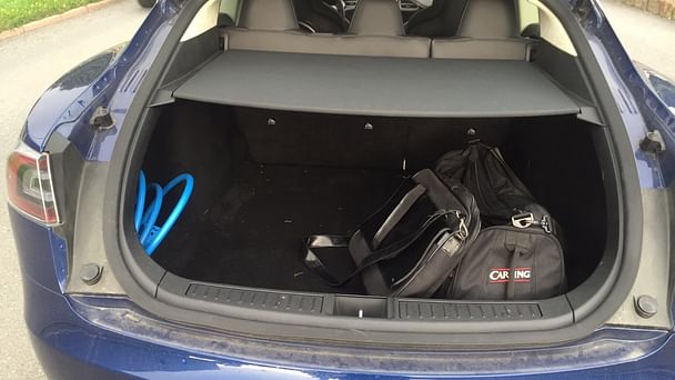 Tesla Model S med Skistativ