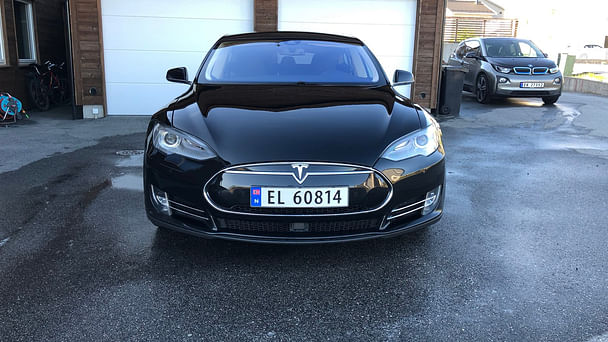 Tesla Model S 85D