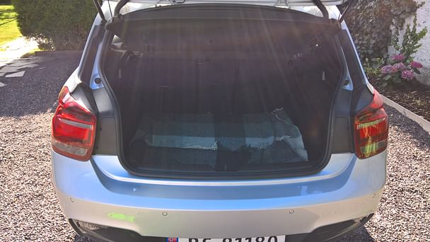 BMW Série 1 med Lydinngang