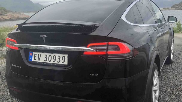 Tesla Model X med Tilhengerfeste