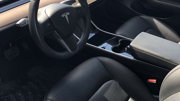 Tesla Model 3 med GPS
