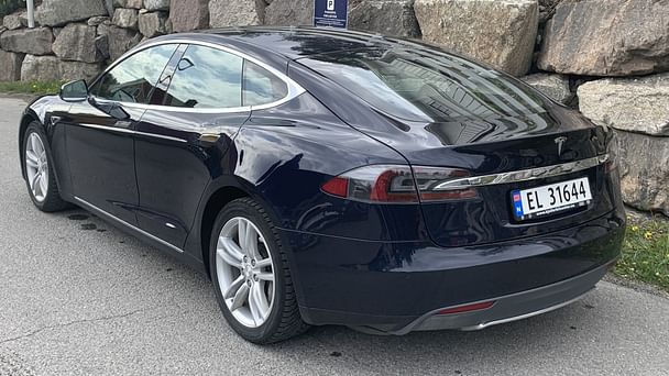 Tesla Model S med Vinterdekk