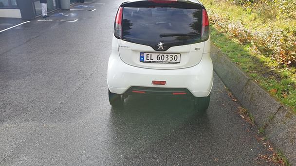 Peugeot iOn