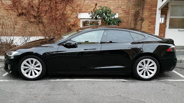 Tesla Model S med Vinterdekk