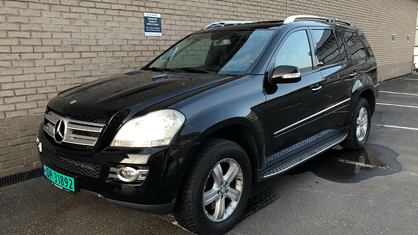 Mercedes Classe GL med Lydinngang