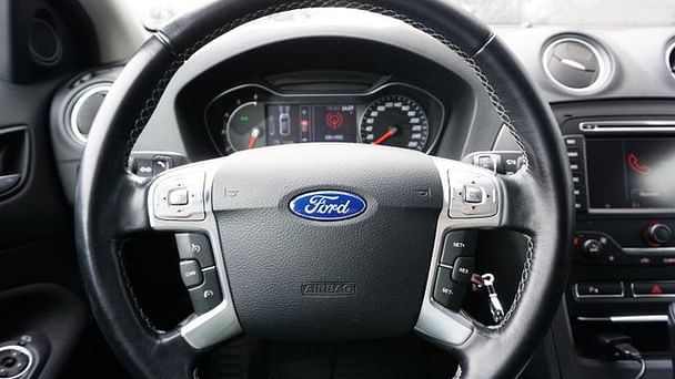 Ford Mondeo SW med Vinterdekk