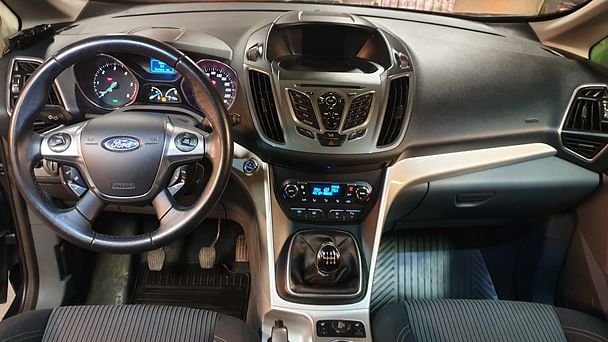 Ford Grand C-Max med Vinterdekk