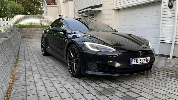 Tesla Model S med GPS