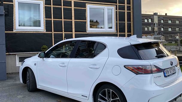 Lexus CT med Vinterdekk