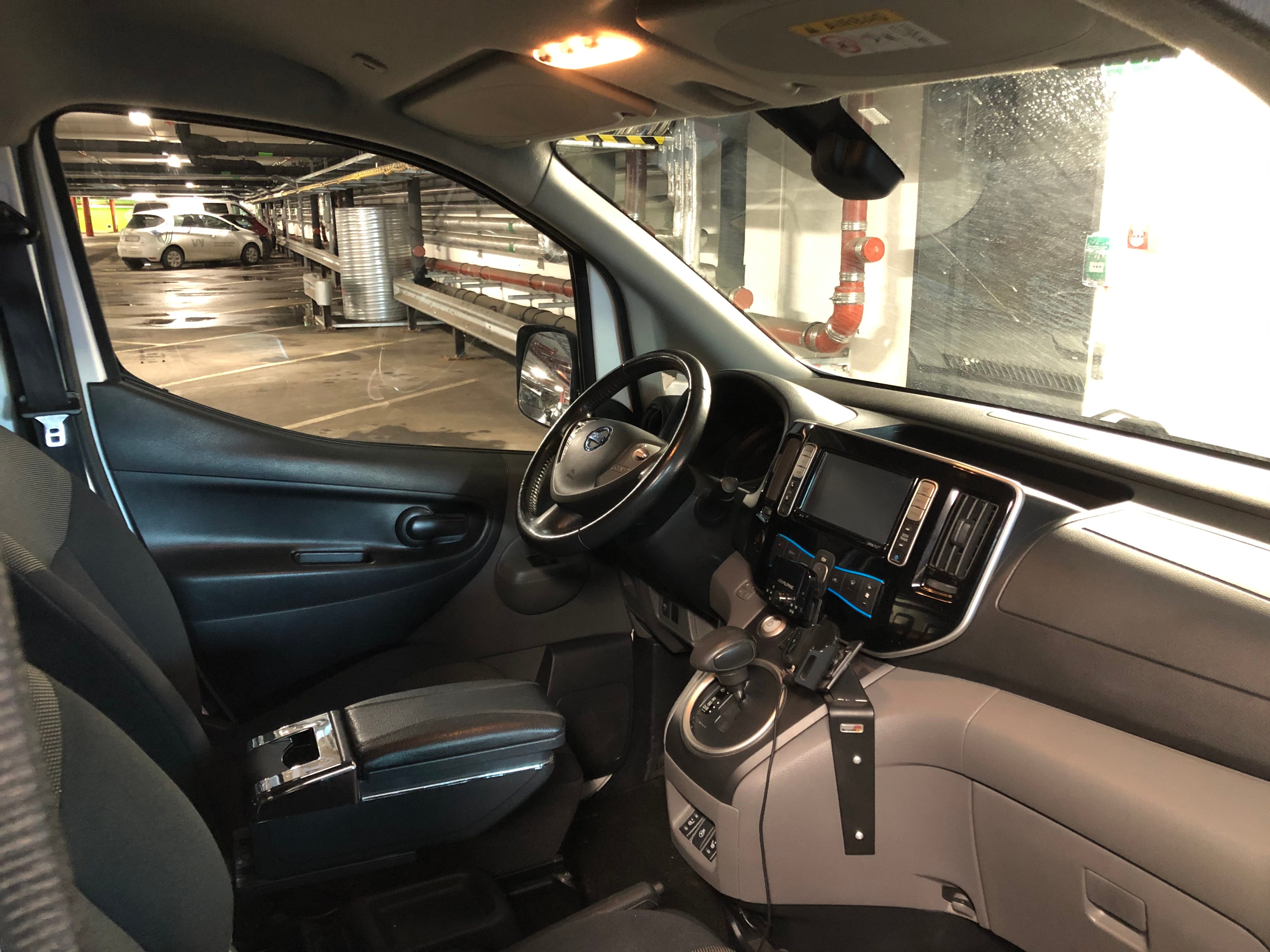 Nissan e-NV200 Varebil mit Navigationsgerät