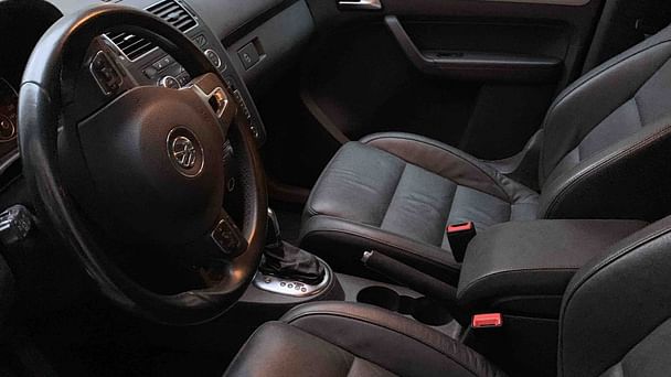 Volkswagen Touran med Lydinngang