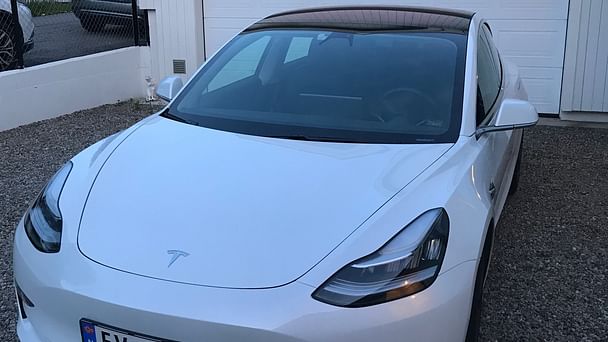 Tesla Model 3 med GPS