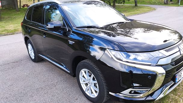 Mitsubishi Outlander med Lydinngang