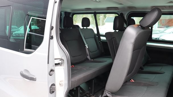Opel Vivaro med Lydinngang