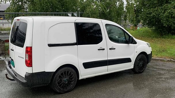 Peugeot Partner med Tilhengerfeste