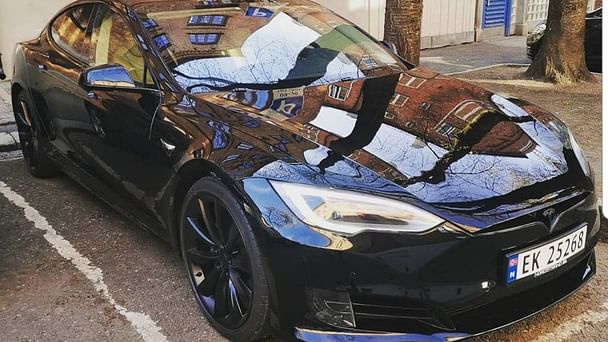 Tesla Model S med GPS