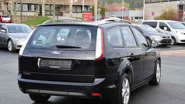Ford Focus SW med Vinterdekk