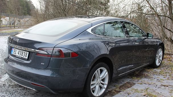 Tesla Model S med Vinterdekk