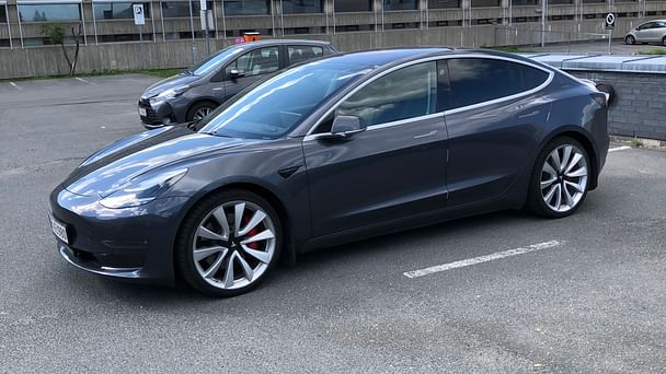 Tesla Model 3 med Vinterdekk